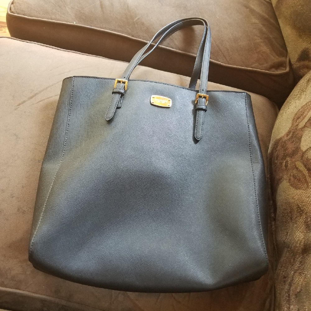 Mk purse like new authentic